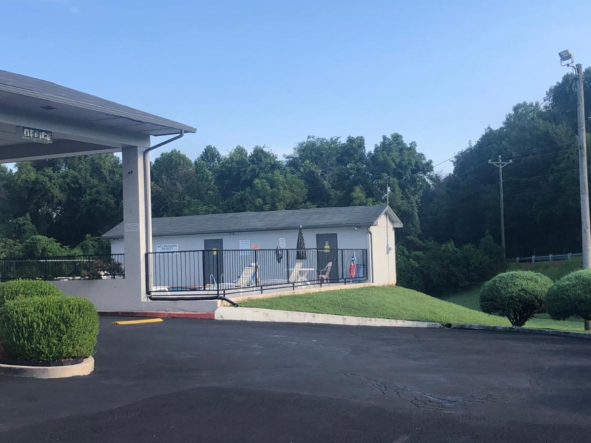 Travelodge By Wyndham Clarksville Exterior foto